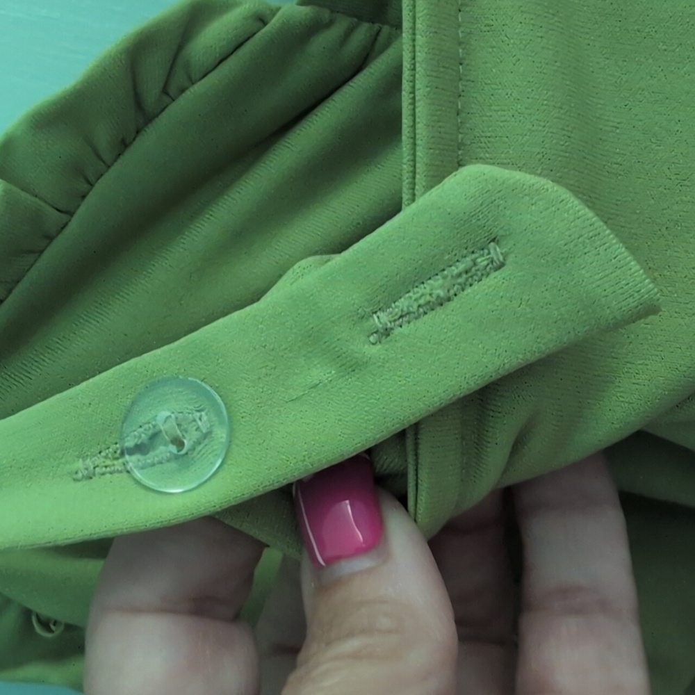 Green Sleeveless Top - Picture 10 of 12